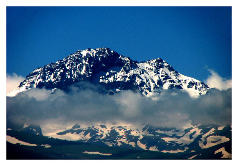 Foggy_Mountain_by_arevook